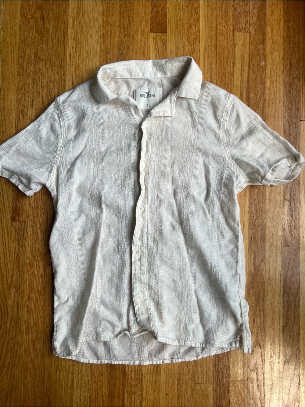 Hollister Men's Short Sleeve Button Down Shirt in Off-White